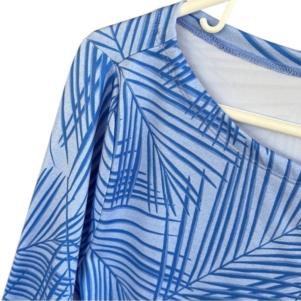 EUC Vineyard Vines Printed Sankaty Top Blue Size Large - Picture 8 of 9